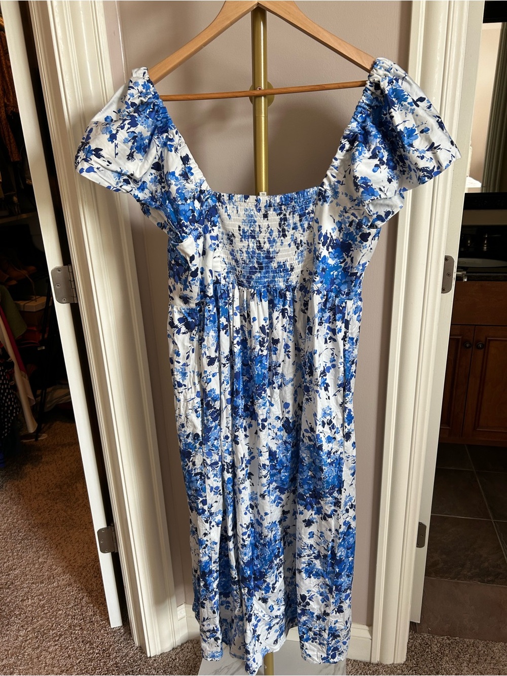 Tuckernuck Hyacinth House Bluebell
Meadows Cecily Midi Dress - Picture 9 of 11